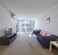 Convenient  Modern 1 Bed Apartment Docklands - Whitsundays Accommodation