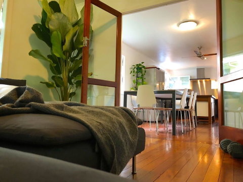 Cool Green Queenslander - Noosaville - Whitsundays Accommodation 0