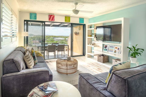 Coolum Beach 3 Level Townhouse Private Rooftop Terrace Spa Overlooking Mount Coolum - Whitsundays Accommodation 0