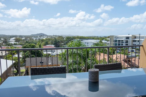 Coolum Beach 3 Level Townhouse Private Rooftop Terrace Spa Overlooking Mount Coolum - Whitsundays Accommodation 1