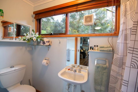 Coota Views Unit - Whitsundays Accommodation 3