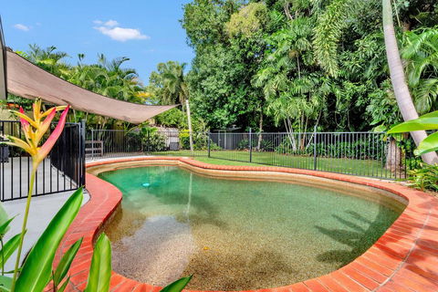Coral Sea Holiday House - Whitsundays Accommodation 0