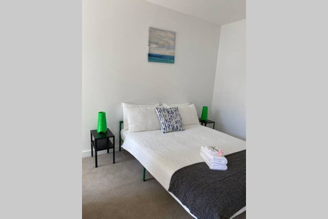 Cosy Apartment @ Clayton (Monash17) - Whitsundays Accommodation 0