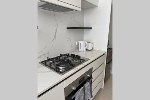 Cosy Apartment @ Clayton (Monash17) - Whitsundays Accommodation 3