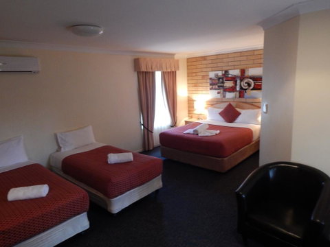 Cotswold Motor Inn - Whitsundays Accommodation 3