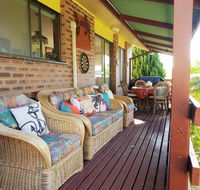 Cottage by the Bay - Whitsundays Accommodation