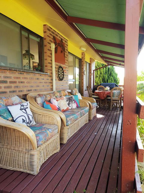 Cottage By The Bay - Whitsundays Accommodation 0