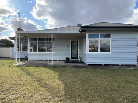 Cottage Natimuk - Whitsundays Accommodation 1