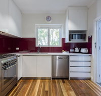 Cottesloe Beach Deluxe Apartment - Whitsundays Accommodation