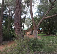 Country Retreat on 1 acre with pool hot tub surrounded by trees - Whitsundays Accommodation
