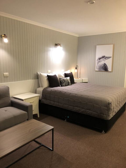 Country Roads Motor Inn - Whitsundays Accommodation 2