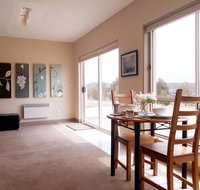 Couples Retreat with Mountain View Near Hobart - Whitsundays Accommodation