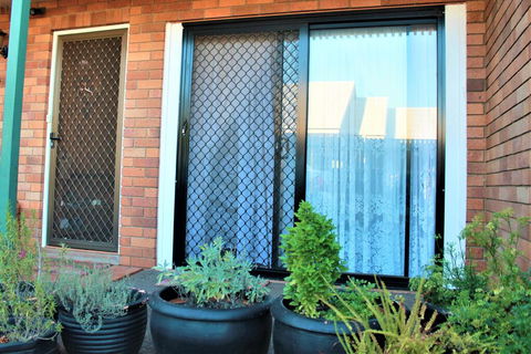 Cozy And Cute Comfort Stay Close To University (Female Only) - Whitsundays Accommodation 2