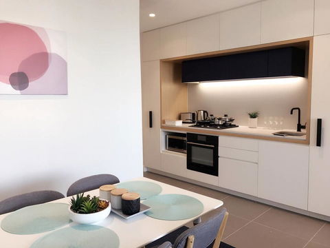 Cozy Melbourne Star 2 Bedroom Apartment Docklands - Whitsundays Accommodation 2