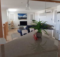 Cozzys Condo Luxury Beach House - Whitsundays Accommodation