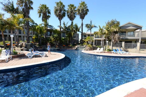 Cypress Drive Apartment - Whitsundays Accommodation 1