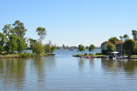 Cypress Townhouse 17 - Mulwala - Whitsundays Accommodation 0
