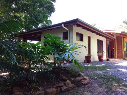 Daintree Oceanview Retreat - Holiday Home - Whitsundays Accommodation 1