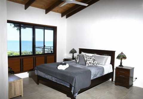 Daintree Oceanview Retreat - Holiday Home - Whitsundays Accommodation 3