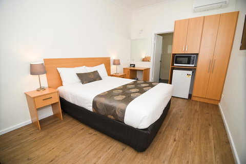 Dandenong Motel - Whitsundays Accommodation 0