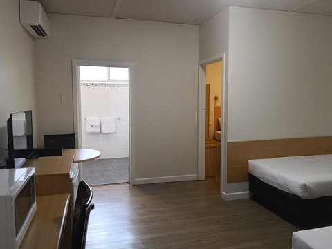 Dandenong Motel - Whitsundays Accommodation 2