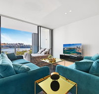 Darling Harbour Waterfront Luxury Apartment - Whitsundays Accommodation