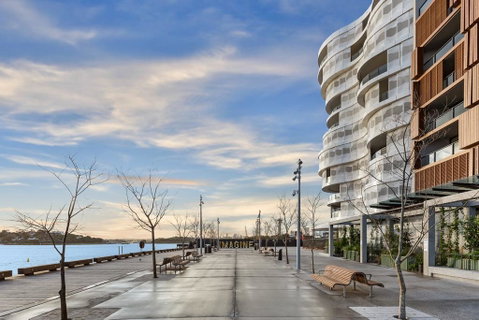 Darling Harbour Waterview Luxury Apartment - Whitsundays Accommodation 3