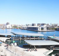 Darling harbour Waterview Luxury Apartment - Whitsundays Accommodation