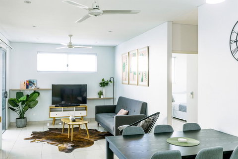 Darwin City Chic@Kube Apartments - Whitsundays Accommodation 1