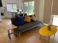 Delicate and Peaceful Bundoora Townhouse 7-R1