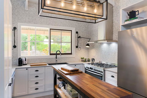 Designer Town Villa - Whitsundays Accommodation 1