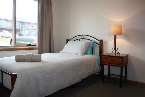 DevonPORT VIEWS!!! - Whitsundays Accommodation 3