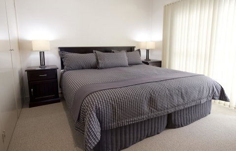 Dolphin Shores - Whitsundays Accommodation 2