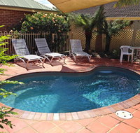 Dolphin Shores - Whitsundays Accommodation