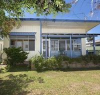 DOUGLAS COTTAGE FORSTER - Whitsundays Accommodation
