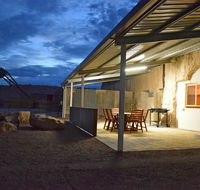 Dug Out BB Apartments - Whitsundays Accommodation