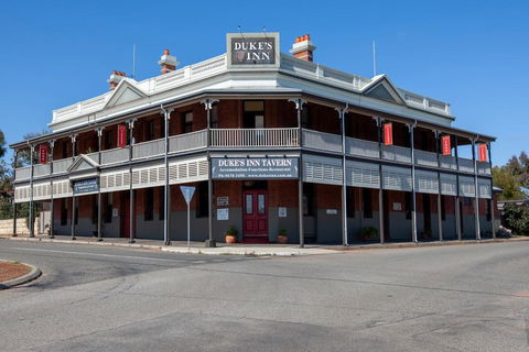 Duke's Inn - Whitsundays Accommodation 0