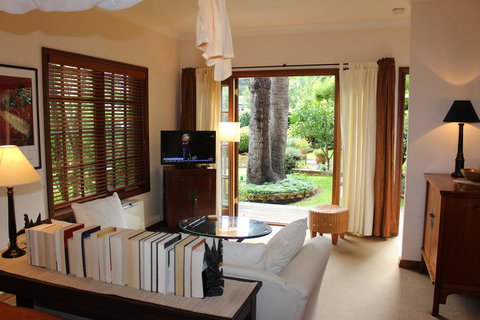 Dukis House - Whitsundays Accommodation 2