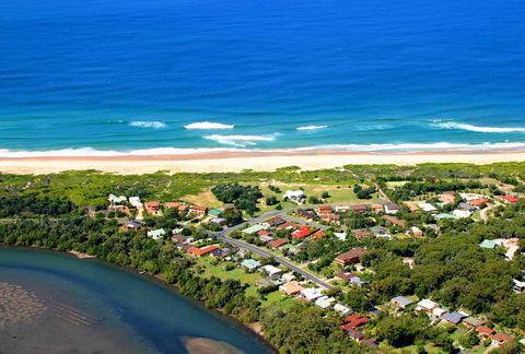 DUNGOOD- 3 Tallarook Cl Dunbogan - Whitsundays Accommodation 0