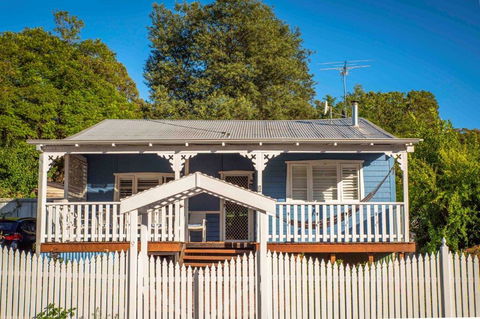 Dwellingup Retreat - Whitsundays Accommodation 0