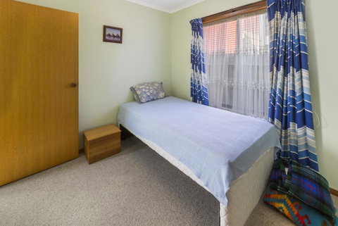 Eagle Point Getaway - Waterfront Serenity! - Whitsundays Accommodation 1