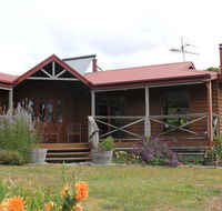 Eagle's Roost Farmstay BB - Whitsundays Accommodation