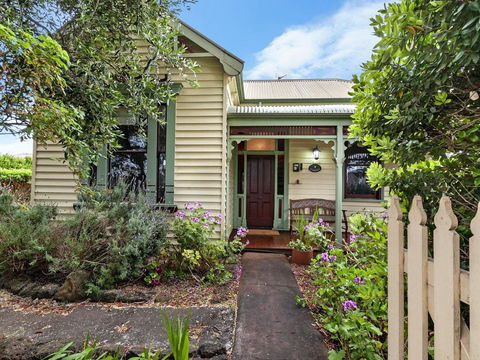 EAMONT ON SACKVILLE - Whitsundays Accommodation 1