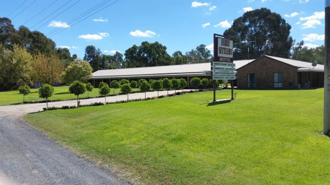 Early Settlers Motel Tocumwal - Whitsundays Accommodation 1
