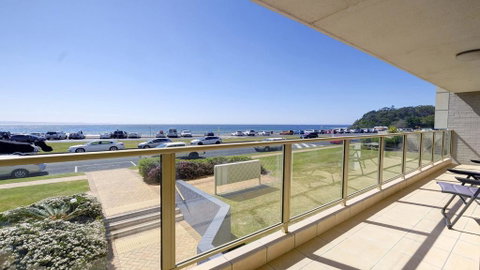 Ebbtide 3 - On Main Beach! - Whitsundays Accommodation 2