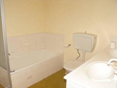 Ebbtide, Unit 23, 2-6 North St, Forster - Whitsundays Accommodation 1