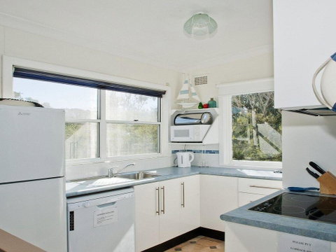 Eden On The Beach - Beachside Getaway - Whitsundays Accommodation 2