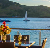 Edge 2 Ocean Front Luxury 3 Bedroom Split Level Spacious With Sofa Bed  Buggy - Whitsundays Accommodation