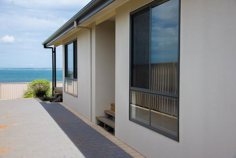 Edgewater Escape - Whitsundays Accommodation 0