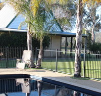 Elinike Guest Cottages - Whitsundays Accommodation